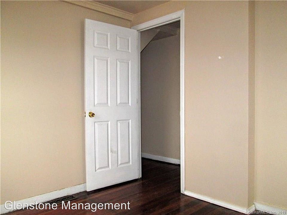 2nd image of 1225 Bank St
