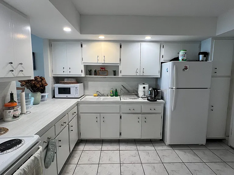 1301 Miami Gardens Dr #514W — Photo 11