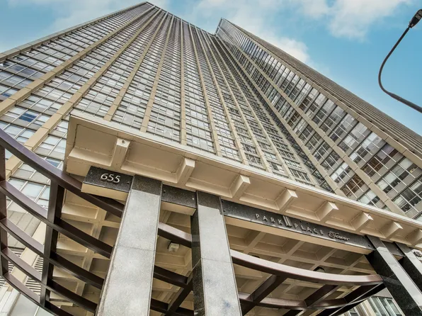 655 W Irving Park Rd APT 4808, Chicago, IL 60613