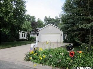 533 Oak Park Cir, Menomonie, WI 54751