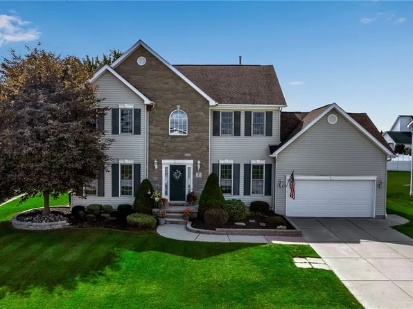 7 Katelyn Ln, Lancaster, NY 14086