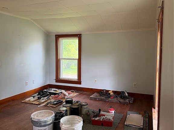5th image of 200 Walker St
