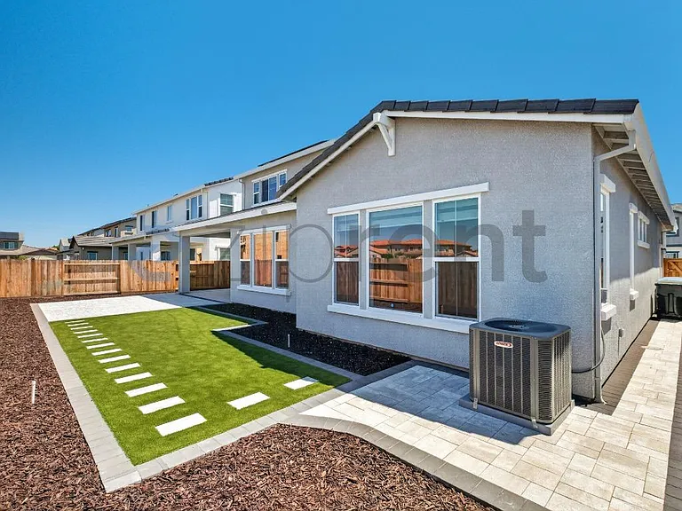 1447 Teak Ave — Photo 37