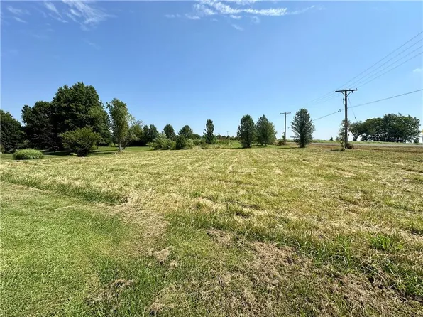 20619 Country Club Dr, Liberty, MO 64068