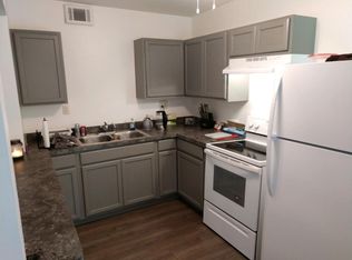 208 1/2 E Main St #2085 E, Saint Clairsville, OH 43950