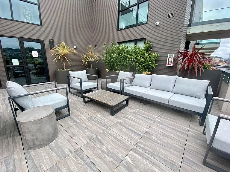 799 S Van Ness Ave — Photo 5