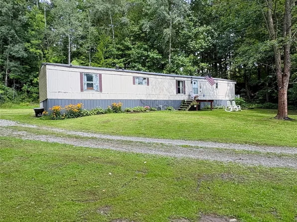 10963 Pont Rd, Albion, PA 16401