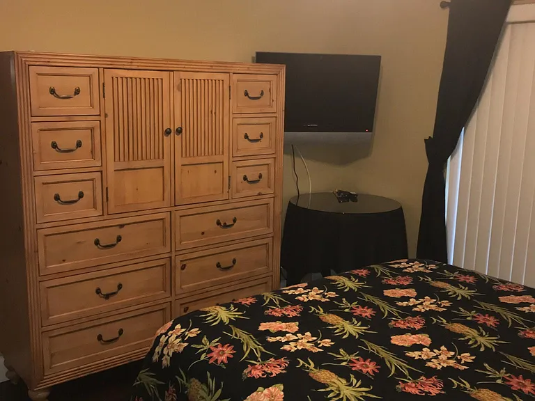 2nd bedroom