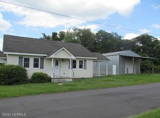 201 Trent Acres Dr, Pollocksville, NC 28573