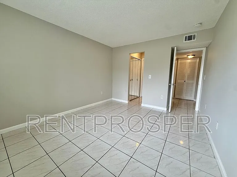 6104 Curry Ford Rd #108 — Photo 15