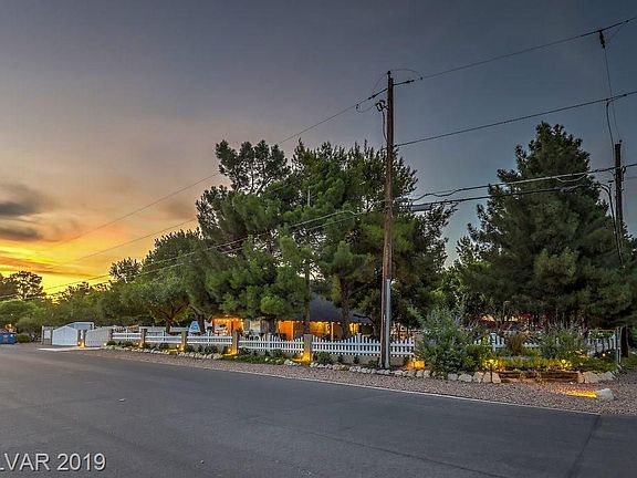 3rd image of 6625 N Pioneer Way