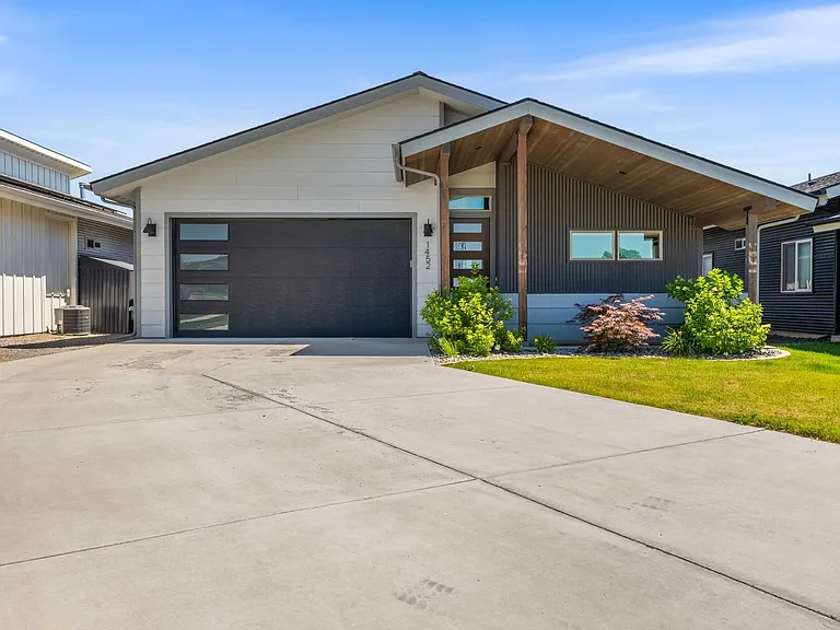 1452 W Moselle Dr — Photo 1