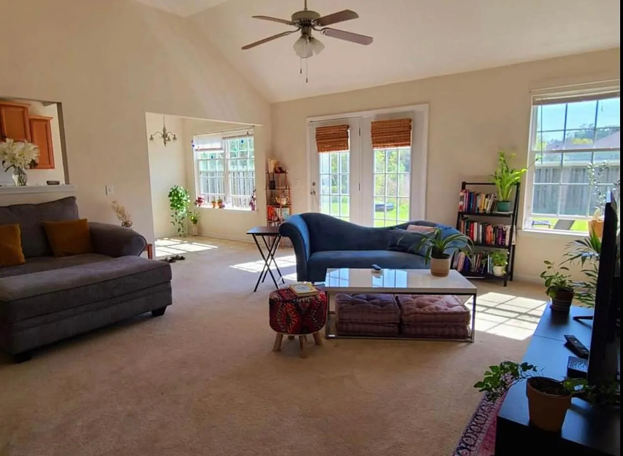3 bed, 1394 sqft, $1,900 — Photo 3