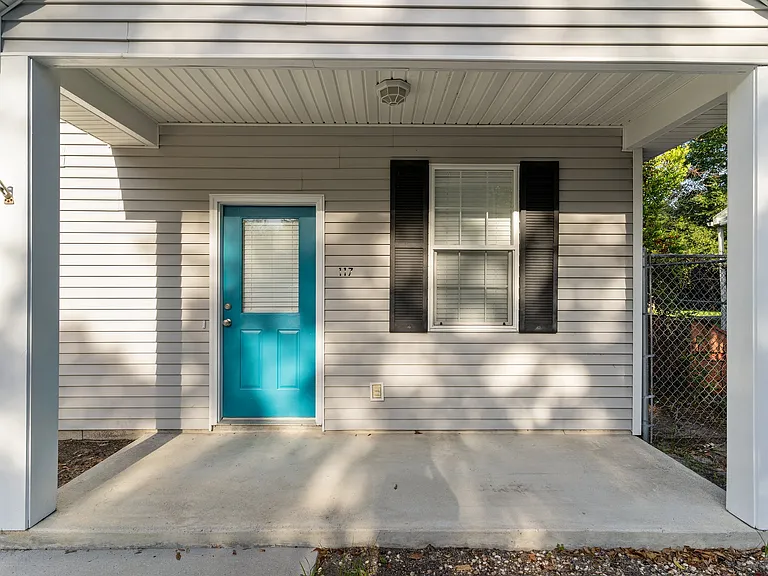 117 Avondale Ave — Photo 4