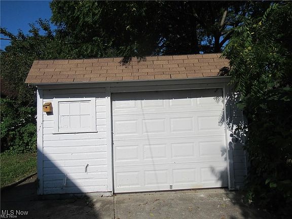 3rd image of 1530 Winchester Ave