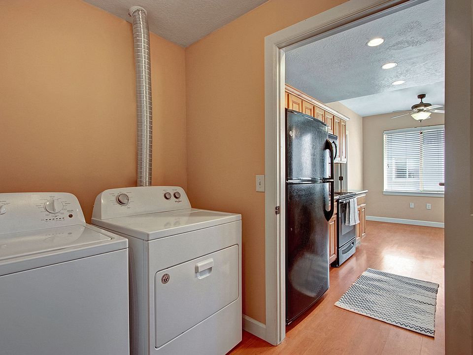 Bridges - kitchen plus washer and dryer