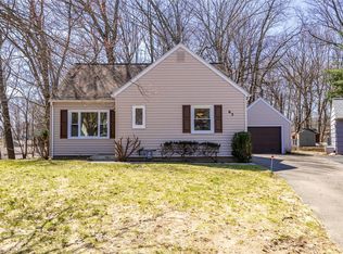 65 Villewood Dr, Rochester, NY 14616