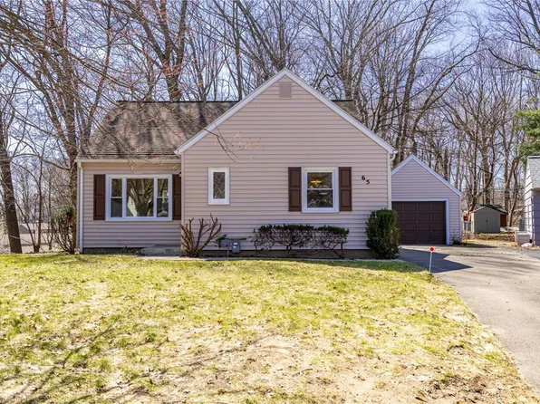 65 Villewood Dr, Rochester, NY 14616