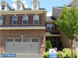 832 Saint James Dr, Langhorne, PA 19047