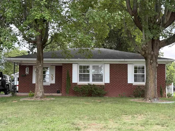 110 E 1st St, Huntingburg, IN 47542