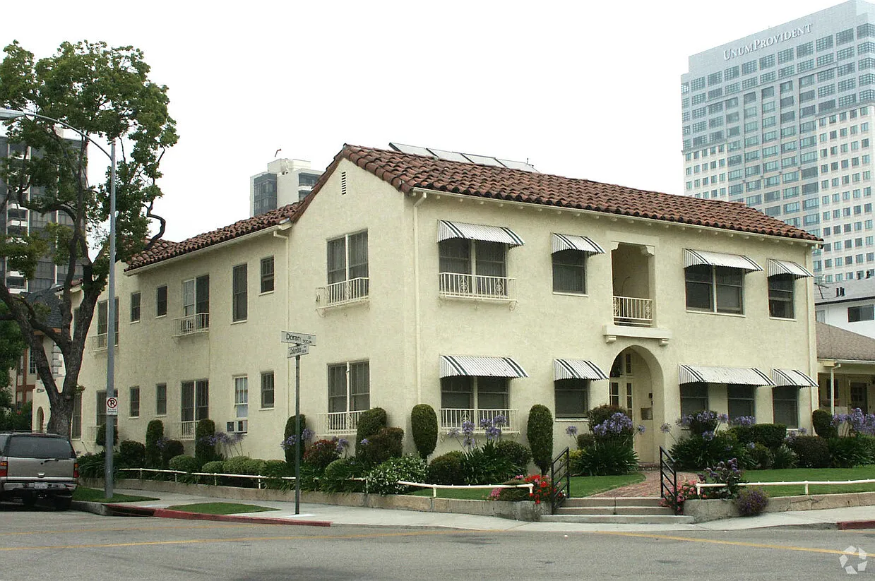 1 bed, 775 sqft, $1,875 — Photo 1
