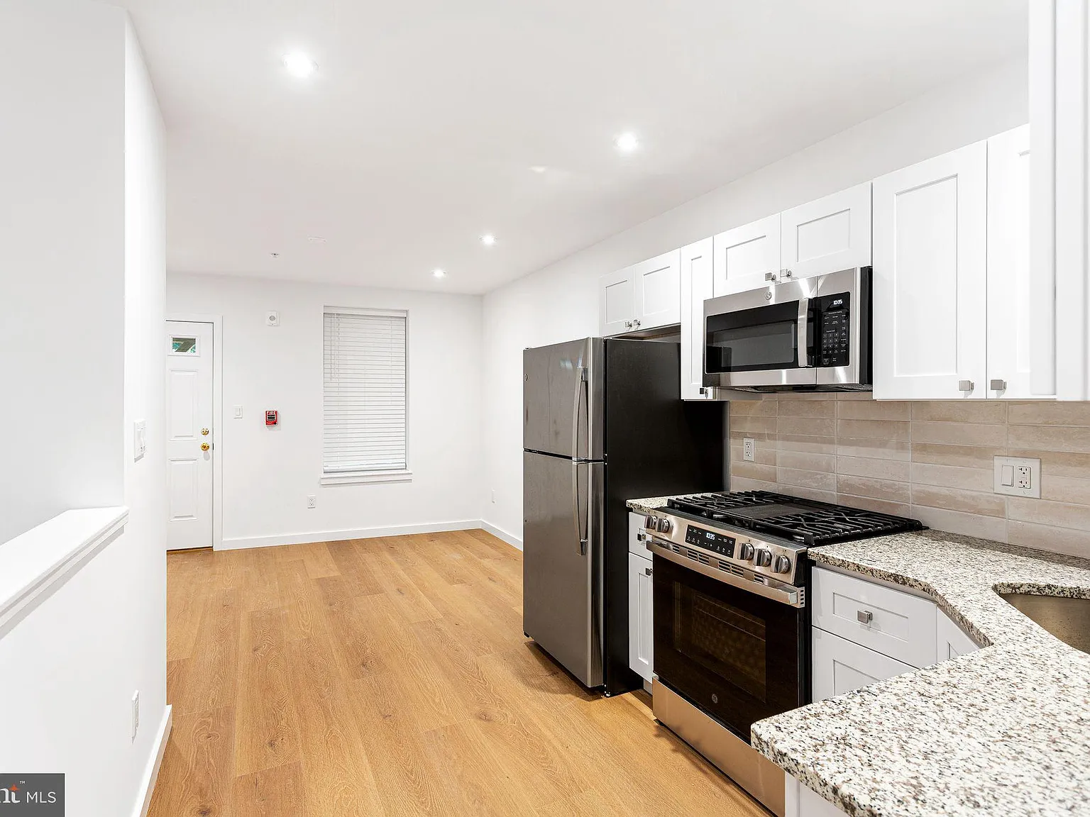 1 bed, 1.0 bath, 2676 sqft, $2,750 — Photo 3