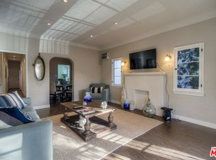 210 S Arnaz Dr APT 4, Beverly Hills, CA 90211