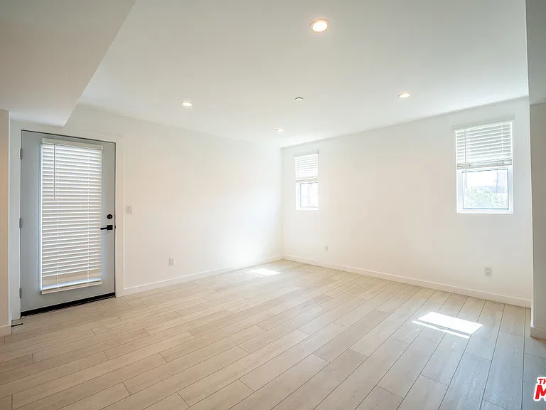 246 N Dillon St #1/2 — Photo 27