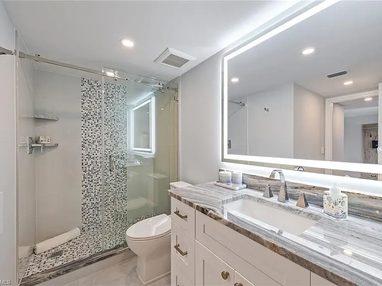 3443 Gulf Shore Blvd N #813 — Photo 15