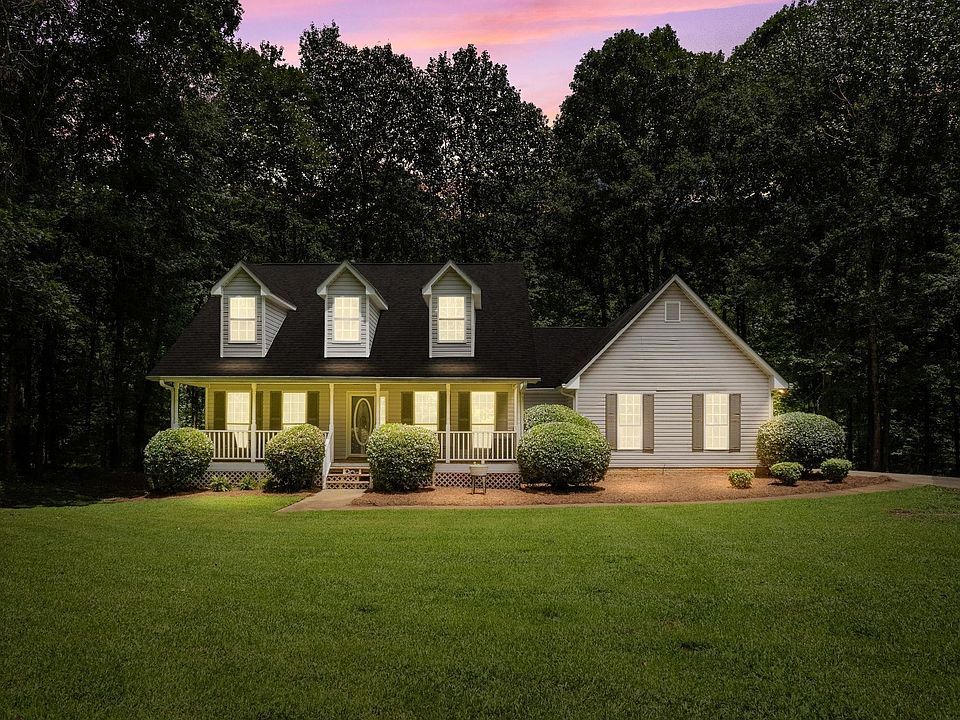 1st image of 521 Holly Hills Ln