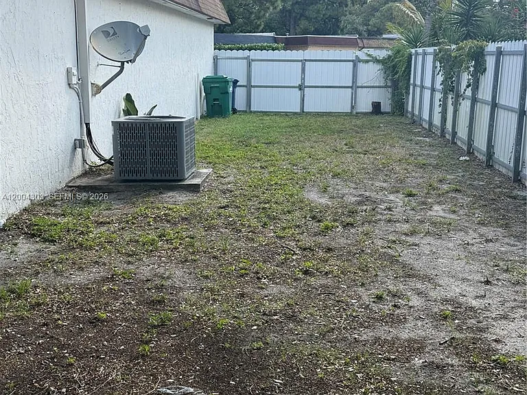 21002 NW 39th Ave — Photo 11