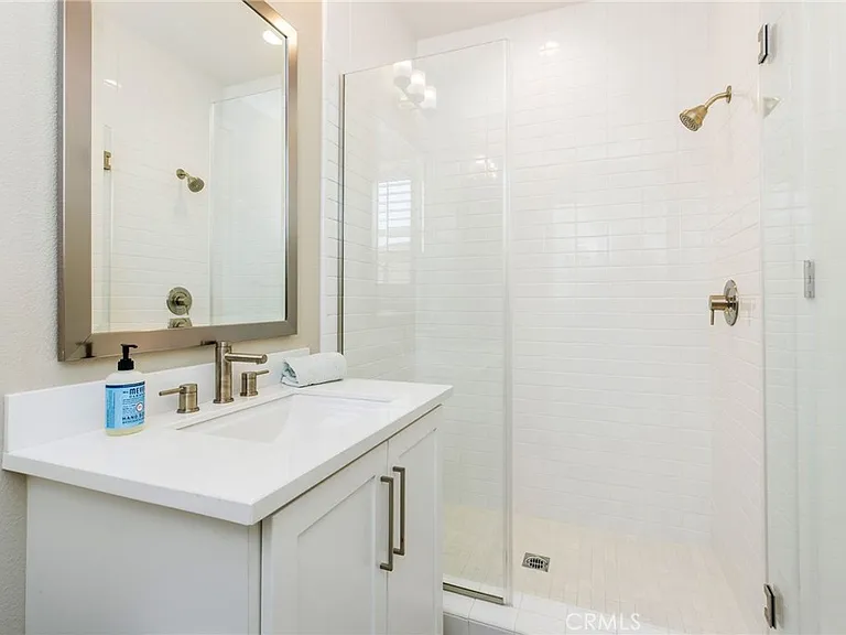 921 Camber Ln — Photo 20