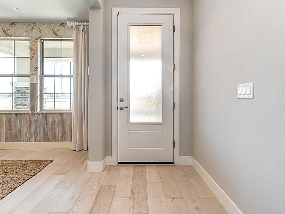 4th image of 3040 Shasta Daisy Cir