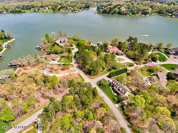 3rd image of 108 Otter Ln