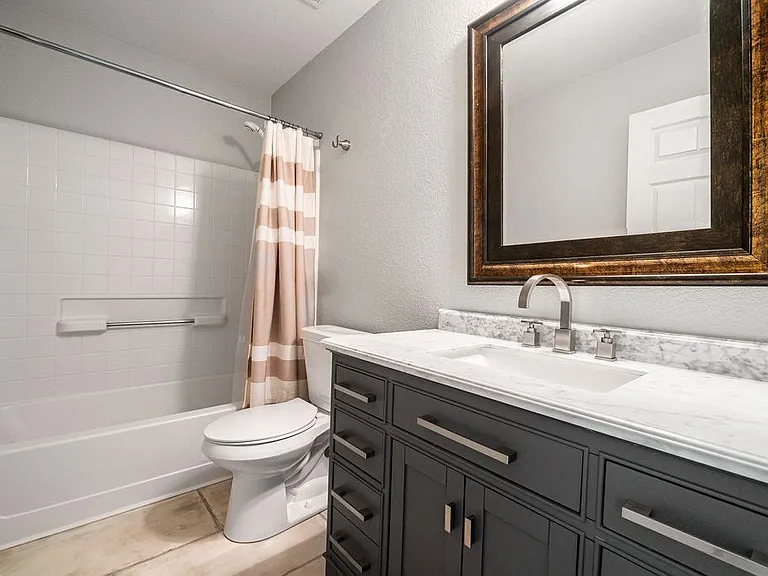 218 E Creekview Dr — Photo 20