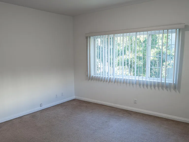 1731 Corinth Ave #201 — Photo 9