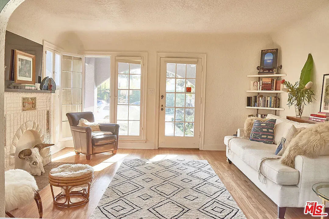 2 bed, 1388 sqft, $7,350 — Photo 3