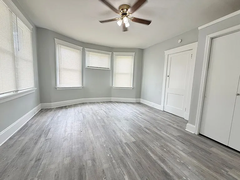 1227 Ross Ave. — Photo 4