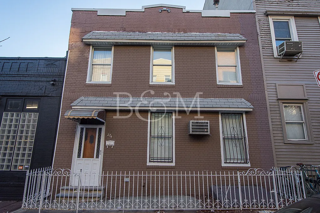 224 N 6th St photo 1