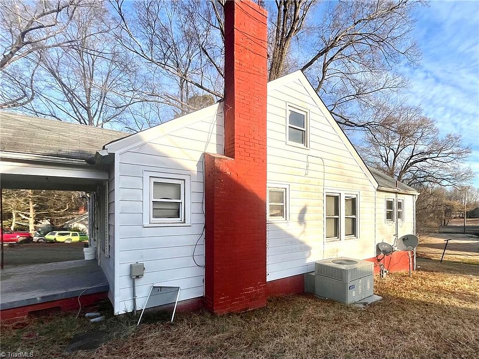 2nd image of 525 Lakeside Ave
