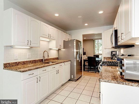 5th image of 4912 Sauquoit Ln