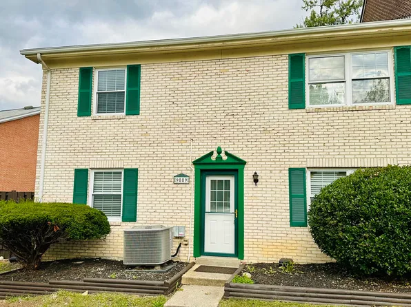 9889 Hagel Cir, Lorton, VA 22079