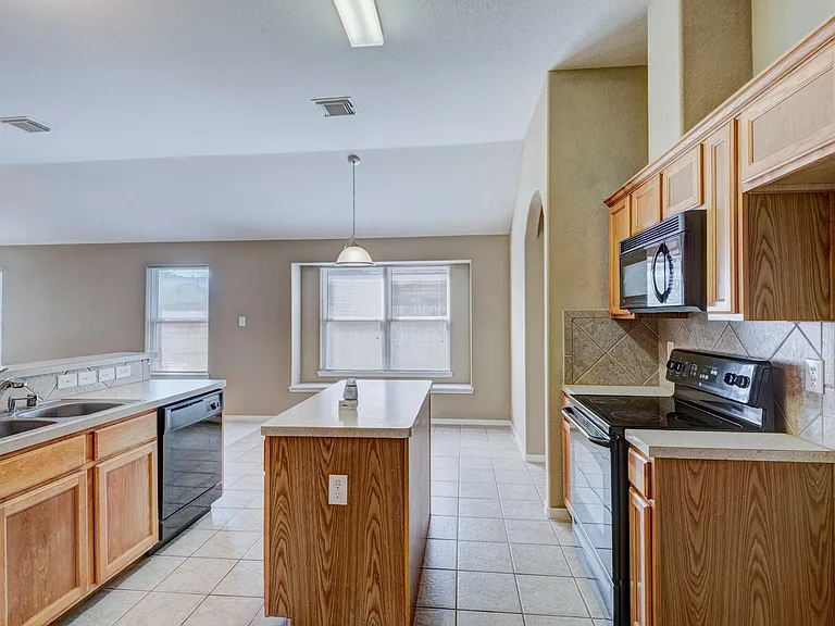 25206 Pepper Ridge Ln — Photo 17