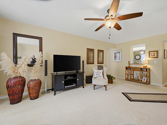 4th image of 6625 S Oriole Boulevard #2040
