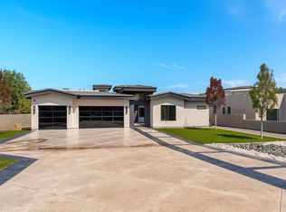 416 Bledsoe Rd NW, Los Ranchos De Albuquerque, NM 87107