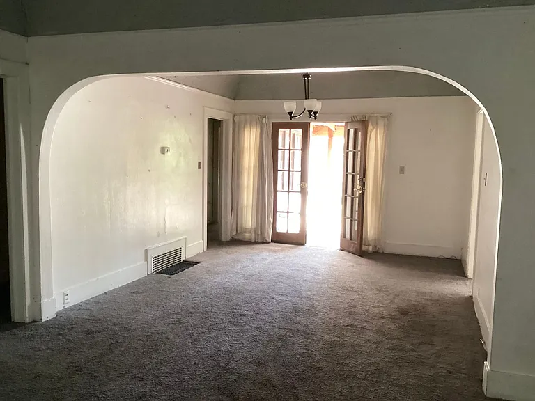 1330 Broadway St — Photo 6