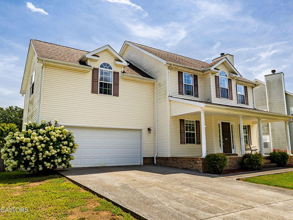 1st image of 824 Mackenzie Dr