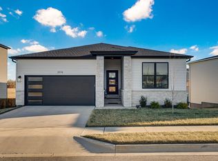 3974 E Wilson's Valley Boulevard, Brookline, MO 65619