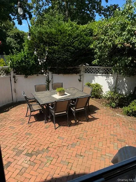 3 bed, 1.5 bath, 2876 sqft, $4,000 — Photo 4