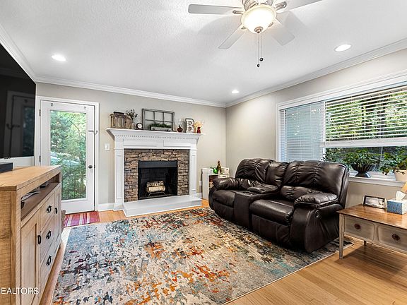 2nd image of 5525 Dogwood Rd